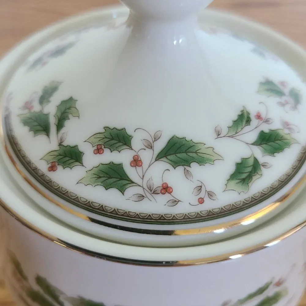 Vintage Royal Limited Holly Holiday China Christmas Sugar Bowl With Lid